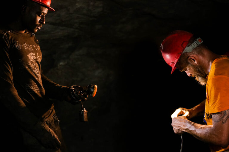 Grenat Tsavorite - Scorpion Mine - Câblage final des explosifs