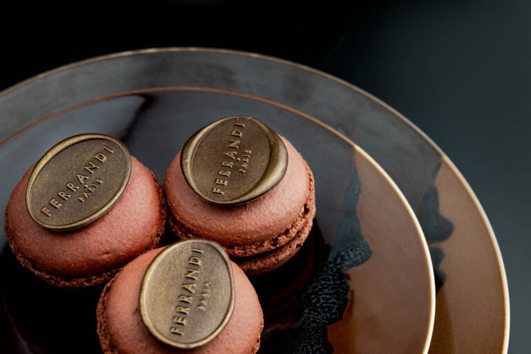 Salon du chocolat - Macarons - Chocolat - Patisserie - Paul Hing - Ferrandi Paris - Gastronomie - Assiette - Photographe Culinaire