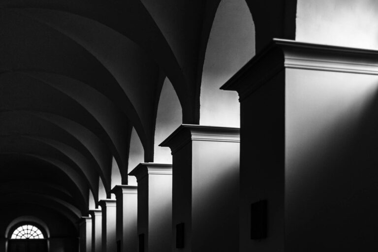 Abbaye de Cîteaux - Photographe Reportage en immersion - Architecture Monastère