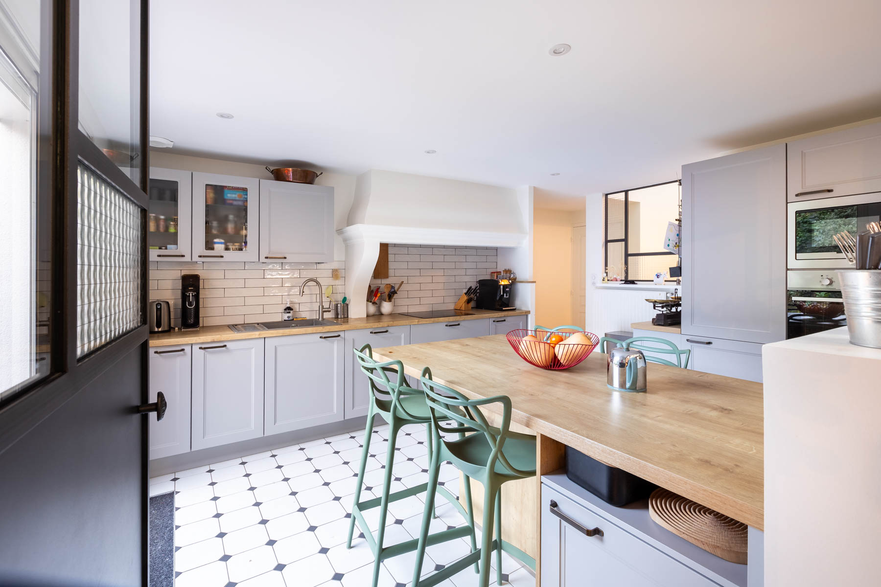 Cuisine avec verrière - Pauline Giard - Brunet-Monié Photographie - Architecture contemporaine - Rénovation lourde