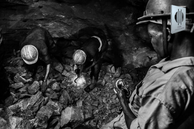 Agence photo Nantes - Extraction minière - Mention Honorable dans un concours - The scorpion Mine